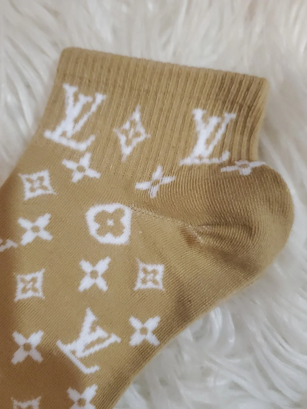 Louis Vuitton Socks - Picture 2 of 4